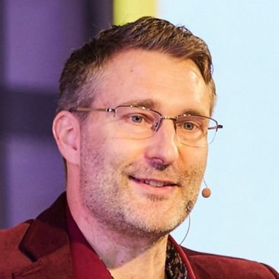 💡 Creativity practices that will change your life. 🧠 PhD Anthropologist 🧙🏻♂️ 20 years creating the formula for creative ideas