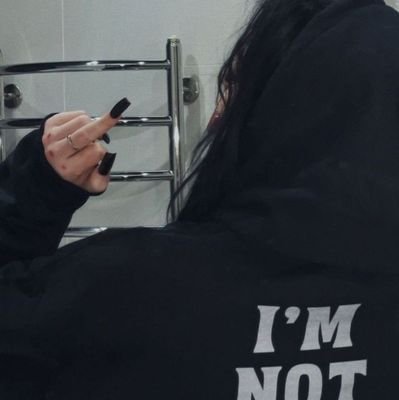 urarakasabie's profile picture. SEMUA KEBAHAGIAAN HANYA SEBUAH KEPALSUAN!