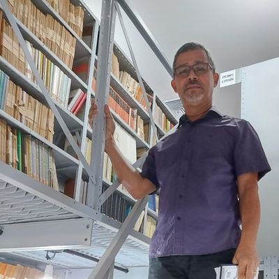 Professor da Faculdade de Biblioteconomia e do Mestrado Académico em Ciência da Informação - ICSA/UFPA.  Doutor em Ciência da Informação pela UnB.