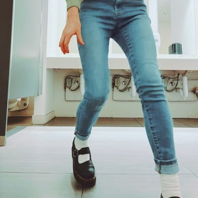 _silentstudy's profile picture. 𝐛𝐮𝐫𝐝𝐞𝐧 𝐨𝐟 𝐩𝐫𝐨𝐨𝐟.