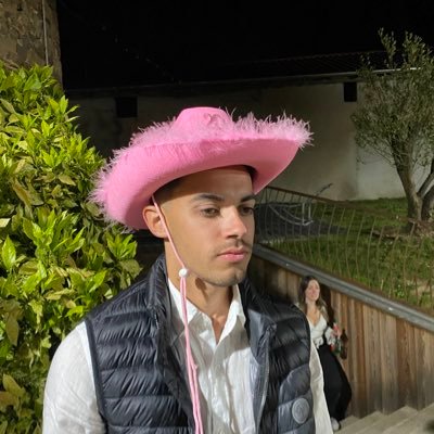 peerrez's profile picture. 