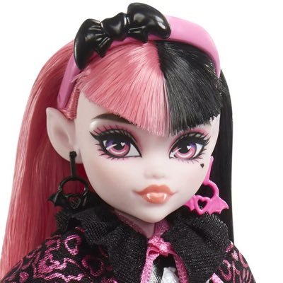 A bot that posts a Draculaura doll every 3 hours! ♡ All three generations included! ♡ Bot might break sometimes, please be patient! ♡ made with @GimmickBots