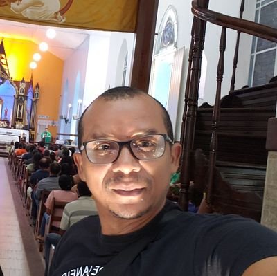 Lider Estudantil Universitario ,
Lider Comunitario,de Movimentos e Redes Sociais,Medico Veterinario e Mestrando em desenvolvimento costeiro/UFMA
