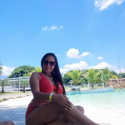 MilianaHenriqu1's profile picture. Medico👩🏻‍⚕️
Amb Palo Negro 🏥
Lastima que hay cosas q de la mente no salen y q te obligan a no ver igual a los q creías q valen!..