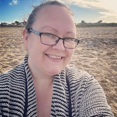Science teacher, mum to a 16&17 year old, Harry Potter loving geek ♥️