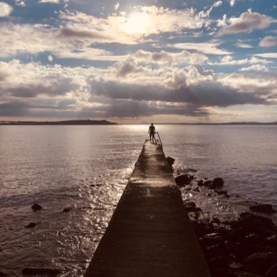 emiparedesss's profile picture. resiliencia ✨