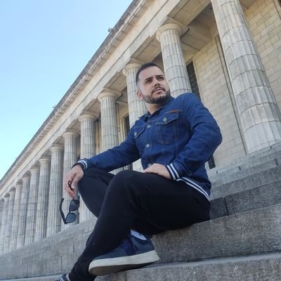 Aqui só futebol e política, lá fora eu costumo falar de coisas menos importantes.