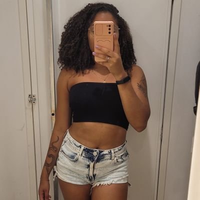 me expondo e me arrependendo (porém depende)
Software Engineer 👩🏽💻