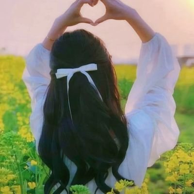 xiojioq5's profile picture. 年龄27，身高166，体重105，喜欢开放交友，喜欢刺激，喜欢漏出，喜欢爱爱，有喜欢的小哥哥可以私信我，可以加我好友，门槛88 可以接受的加我，墨迹的就不要加了，懂得的小哥哥私信聊
