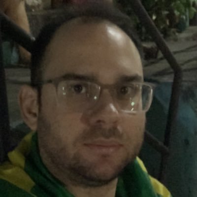 Sou Bacharel em Ciência da Computação, Pós Graduação completa em Banco de Dados. palmeirense com muito amor...