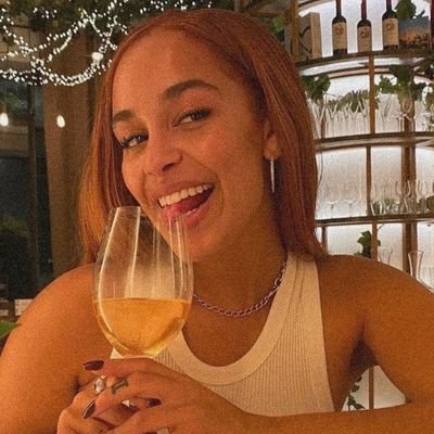 afrobadgirl's profile picture. Não se muda o mundo sem dispo pra perder um dente