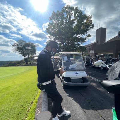 ゴルフ好き🏌️‍♂️アラフォー初心者ゴルファー golf初めて3年生ベスト86/ハーフベスト39.今年の目標80切り！ゴルフ好きと繋がりたい。 月にラウンド2〜4 ^ ^週末しかゴルフ行けないです💦出会い系求めてないです！訳の分からない日本語DMお断りします！