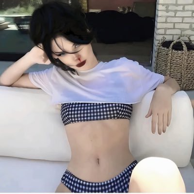 —𝗜𝘁𝗮𝗹𝗶𝗮𝗻𝗮 𝘐 𝘭𝘰𝘷𝘦 𝘤𝘩𝘦𝘳𝘳𝘪𝘦𝘴 𝘢𝘯𝘥 𝘤𝘭𝘰𝘶𝘥𝘺 𝘥𝘢𝘺𝘴. 𝘈 𝘨𝘰𝘰𝘥 𝘤𝘰𝘧𝘧𝘦 𝘢𝘯𝘥 𝘨𝘰𝘰𝘥 𝘤𝘰𝘯𝘷𝘦𝘳𝘴𝘢𝘵𝘪𝘰𝘯.
