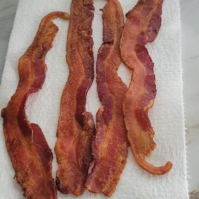 alltheshayde's profile picture. Fitness, psychology, music, writing, nature.