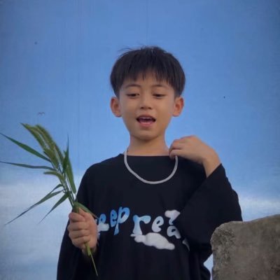 zhangha80020051's profile picture. 00年，184 74KG 16cm，直男！！！研究生在读，欢迎美女骚扰！