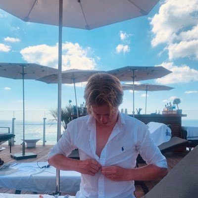 cies_top's profile picture. 