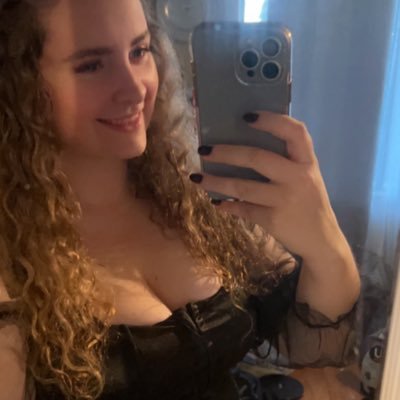 Rosetrology's profile picture. love unconditionally | ♊︎ ☼ • ♉︎☽ • ♎︎↟