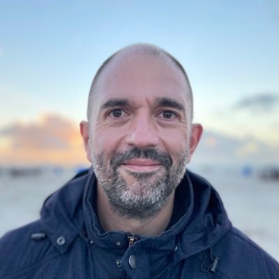 glueckskind's profile picture. Unbescheiden, Größenwahnsinnig, Esspressotrinker, Göttergate und stolzer Papa.