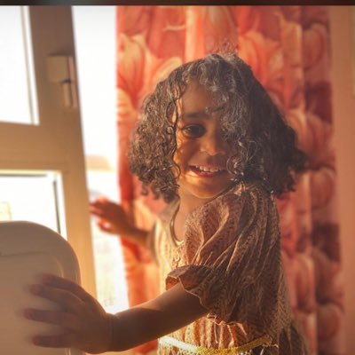 طبيب نفسي 🧘🏼 العلاج النفسـي هو أن تمتلـك لنفـسك المساحه الكافـيه والجلوس لفـترةً وجيزه من الدقائق منفرداً بينك وبين قلبك وتستمع له بـكل بقوه 👨🏻⚕️