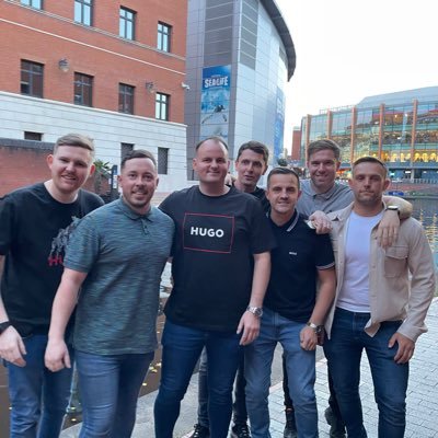 jimmywoodside's profile picture. What does water taste of? 🇵🇸