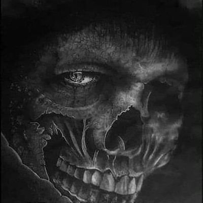 frkshow13's profile picture. Very pierced