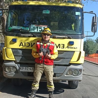 Bombero, combatiente incendios forestales, despachador de incendios.