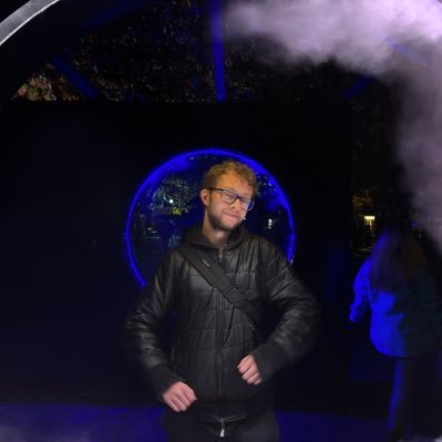 21 yo mass gainer 🇨🇦🏳️🌈 Geek 🎮 Musician/Producer 🎹 DJ/Audio guy 🎛️ Horny/Naughty 😈 Versatile ↕️ Into Chubby/Bears/Tough guys 🐻