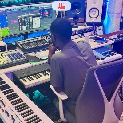 Lover of God ❤️,Session Guitarist 🎸Producer,Mixing and Mastering Engineer 🎧For booking - +233243239558 (Whatsapp) /+233501593989