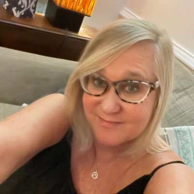 lizandchlo's profile picture. I was tired before Posty