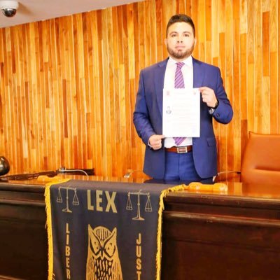 Licenciado en Derecho Instagram: eduar_lpz |Emprendedor |Duranguense comprometido con su Estado |