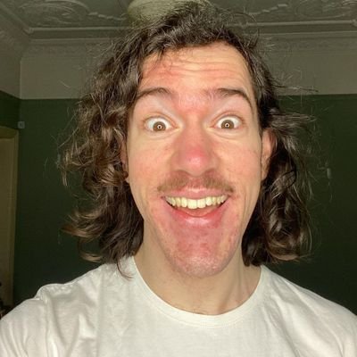 iqbalhanan_'s profile picture. Menulis adalah bekerja untuk keabadian.