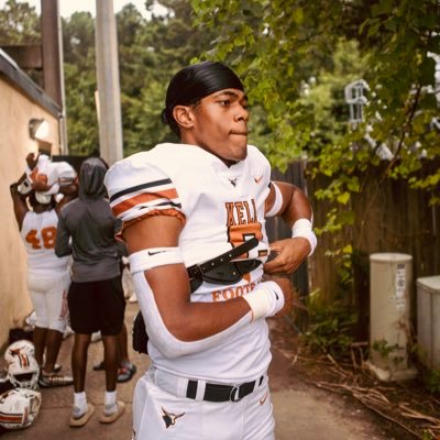 ‘2024 LB @Kell_Football 🤘🏾 \\ 6’3” 215 \\ DMV ➡️ GA \\ 2️⃣🧡\\ IG:justinlogann \\ ★★★★✩ x @RazorbackFB