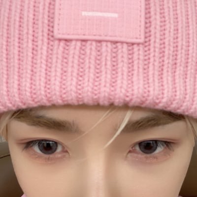 canheetbz's profile picture. 𝗜𝗟𝗟𝗨𝗦𝗢𝗥𝗬, 𝟭𝟵𝟵𝟴 - Like a river his soul flows, a melodious pattern of nature curated by a wingless angel in disguise. (home: THEBOYZRP & È𝖓𝖔𝖗𝖒𝖊)