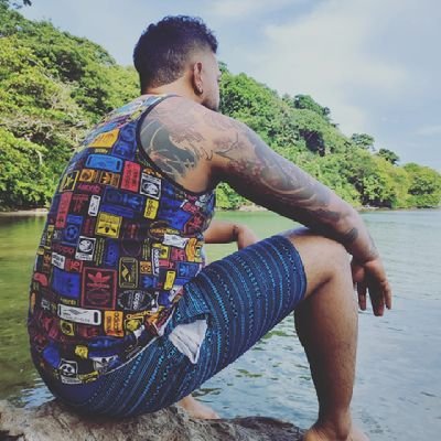 +Tattoo's🤩
+Panamanian🇵🇦❤️
+Pokémon player🎮