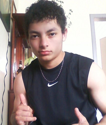 Bom mesmo é ir a luta com determinação, abraçar a vida com paixão, perder com classe e vencer com ousadia... Pois o triunfo pertence a quem se atreve