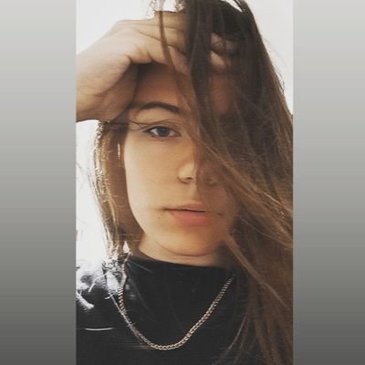 Insta: medgyesl27