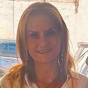 Lic en Admón. de Empresas Turísticas, madre orgullosa de 3 maravillosos hijos profesionistas, afortunada de ser jarocha y servir con el corazón a mi gente