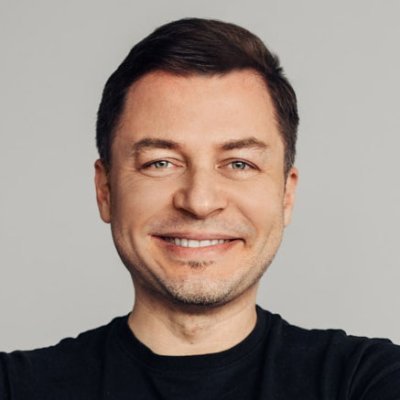 Everyday guy with a lot on his head (e.g. full time job, home, kids, dogs) that decided to finally learn how to code and commercialize own projects.