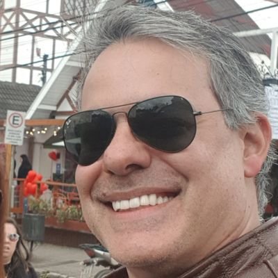 lequasi's profile picture. Libertário e Anarquista. Uma sociedade de bairro resolve mais do que qualquer governo. Se é para pensar como a unanimidade, não é necessário pensar.