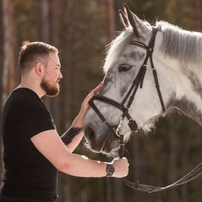 Экстраверт во всех его проявлениях. Единение с природой. Меньше думать - больше делать. Можешь повлиять - влияй, не можешь - забей. Мир создан для всех нас.