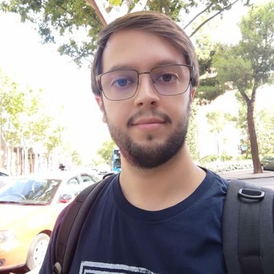 Cordobés, viviendo en Madrid. Doctorando, físico y amante de los libros de fantasía, cf etc, visitante de mundos 🎮 y de vez en cuando escribo 📝📖. 28 años