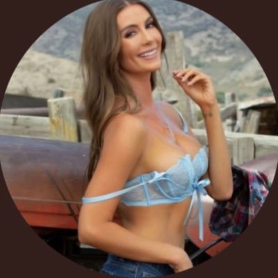 aileenlorr's profile picture. 