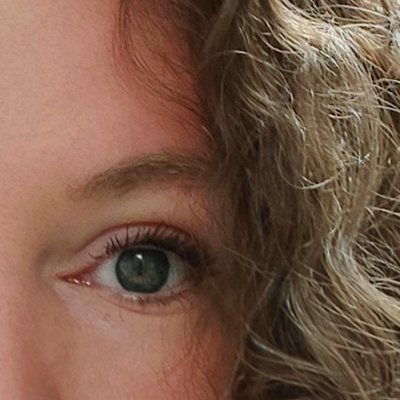 FrlLorilo's profile picture. Geist + Antifaschismus + Humor + Rückgrat + Integrität + Empathie 

Querulantin, Mutter, Klaukschieter, St. Paulianerin, Sprachverliebte

@FrlLorilo@troet.cafe