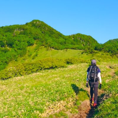 山歩きをする口実に2020年に一種と罠の狩猟免許取得。 ただ今猟師見習い中。2021年は罠猟登録。2022年有害鳥獣捕獲隊に入隊。2023年より銃での捕獲隊員となる。キノコ好きだが判別するスキルが無いためスーパーで購入している。いろいろ教えて下さい。先生方を無言フォローしますのでよろしくお願いします