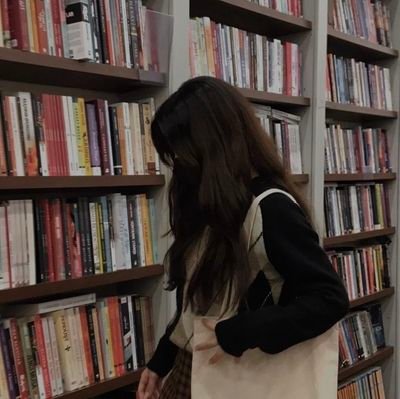 yukiialvarezz's profile picture. 🫀 yukii
- intj
// aspiring novel writer and general surgeon.