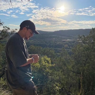 cris2brisk's profile picture. oooweee