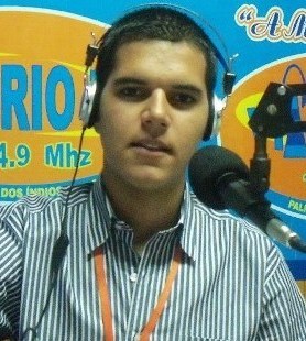 Natural de Alagoas, Acessor Político, Radialista, Trombonista e Universitário.