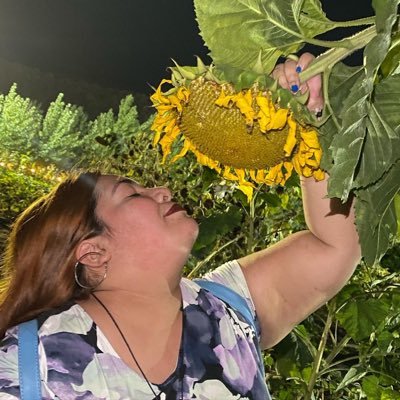 My name is Patty. They call me Pattycakes. I’m now 27 years old. Just living my life to the fullest. I love sunflowers 🌻! I'm a Gemini . ♊️☯️❤️🖤💚💜🐙!