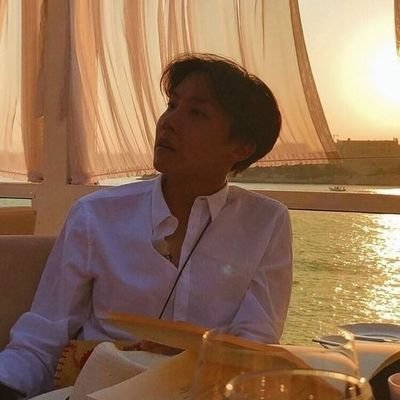 ARMY✨
ابر ها هستند که باعث زیبایی غروب ها میشوند🌥️
INTJ✨
🏳️⚧️✨
