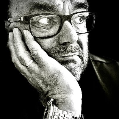 Concepteur-rédacteur #freelance #storytelling
Création de contenus éditoriaux #brandcontent
Blogueur #musique @popculturescie
#photo Insta @lamuedeschimeres